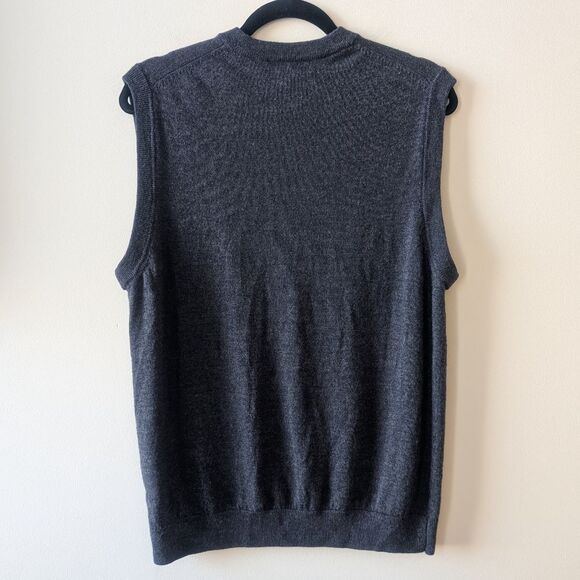 Turnbury Men's Extra Fine Merino Wool Gray V-Neck Sweater Vest Size L - Picture 2 of 5